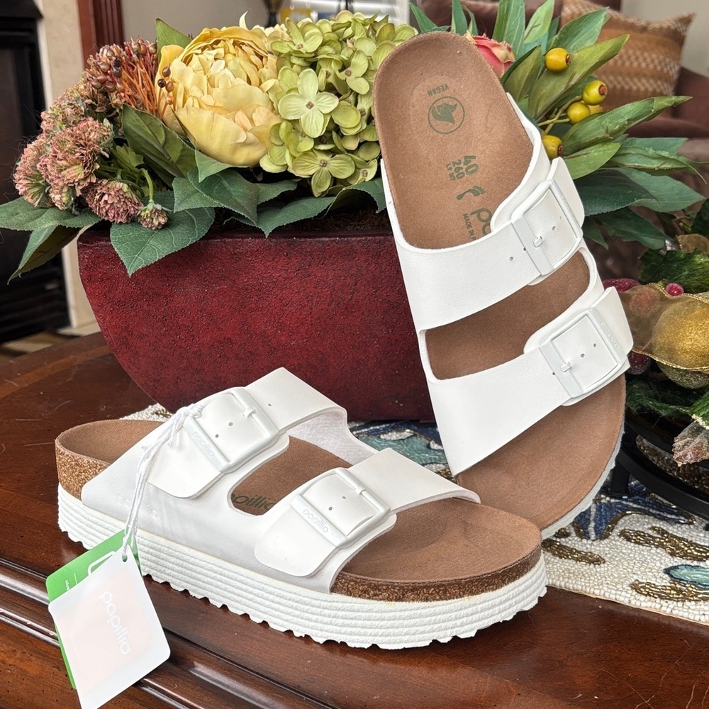 Brand New Papillio Birkenstock Arizona Grooved Flex Platform Slide Sandals White